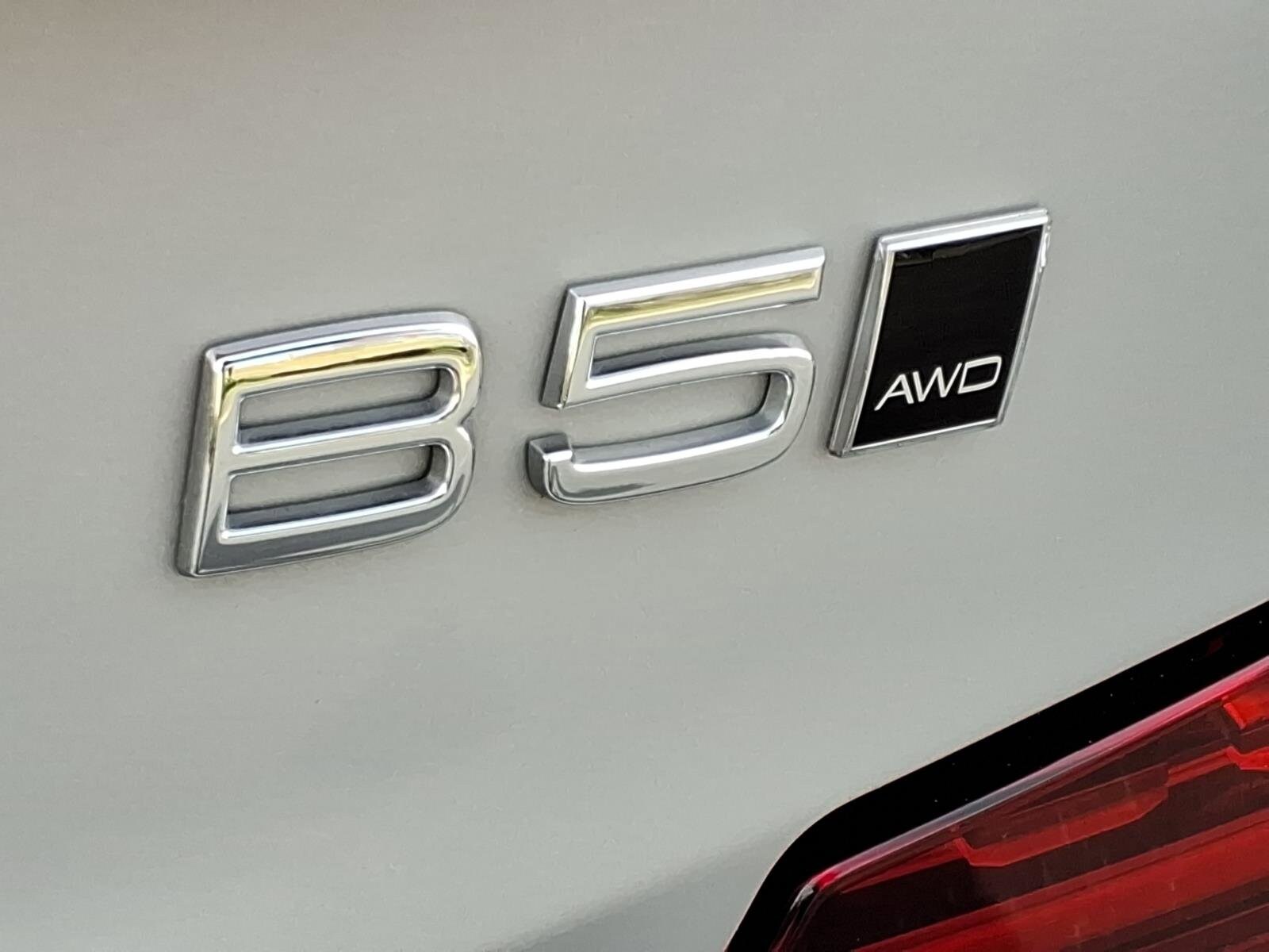 2025 Volvo S60 Plus - Photo 29