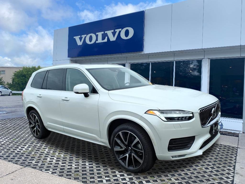 2022 Volvo XC90 Momentum