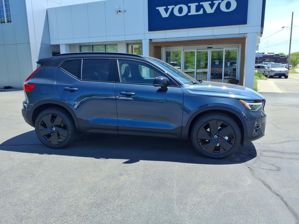 New 2026 Volvo XC40 B5 Ultra Black Edition SUV