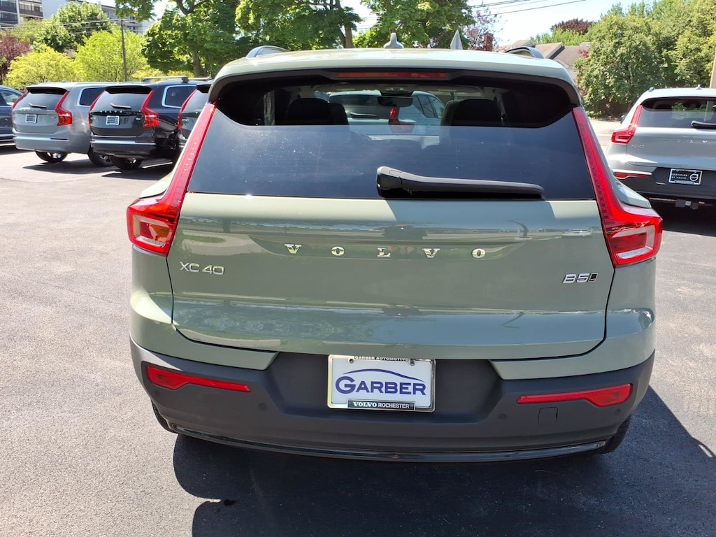 Used 2024 Volvo XC40 B5 Plus Dark SUV