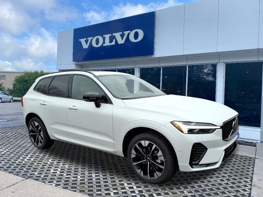 2026 Volvo XC60 Plus's photo