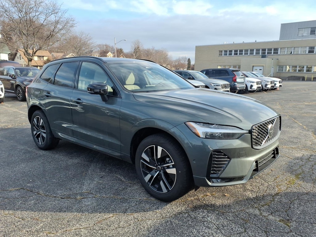 New 2026 Volvo XC60 B5 Plus SUV