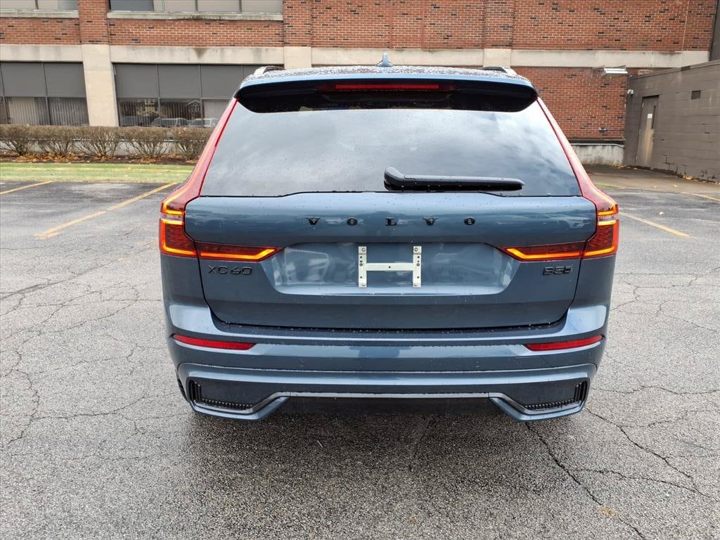 New 2026 Volvo XC60 B5 Ultra Black Edition SUV