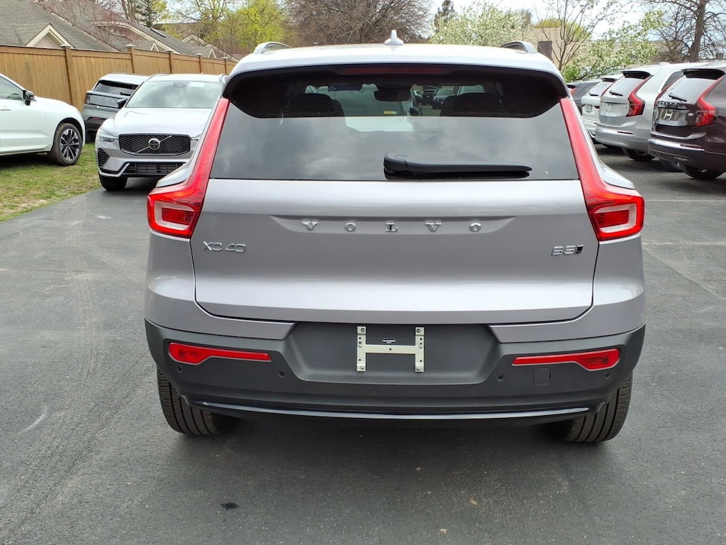 New 2026 Volvo XC40 B5 Plus SUV
