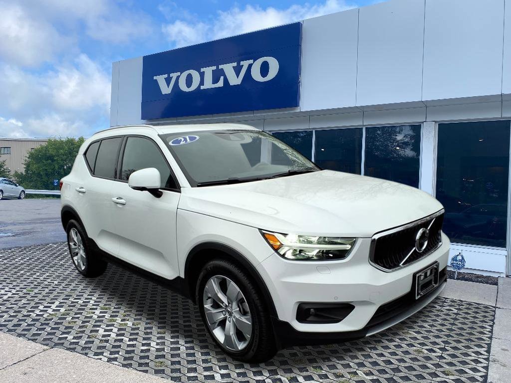 2021 Volvo XC40 Momentum