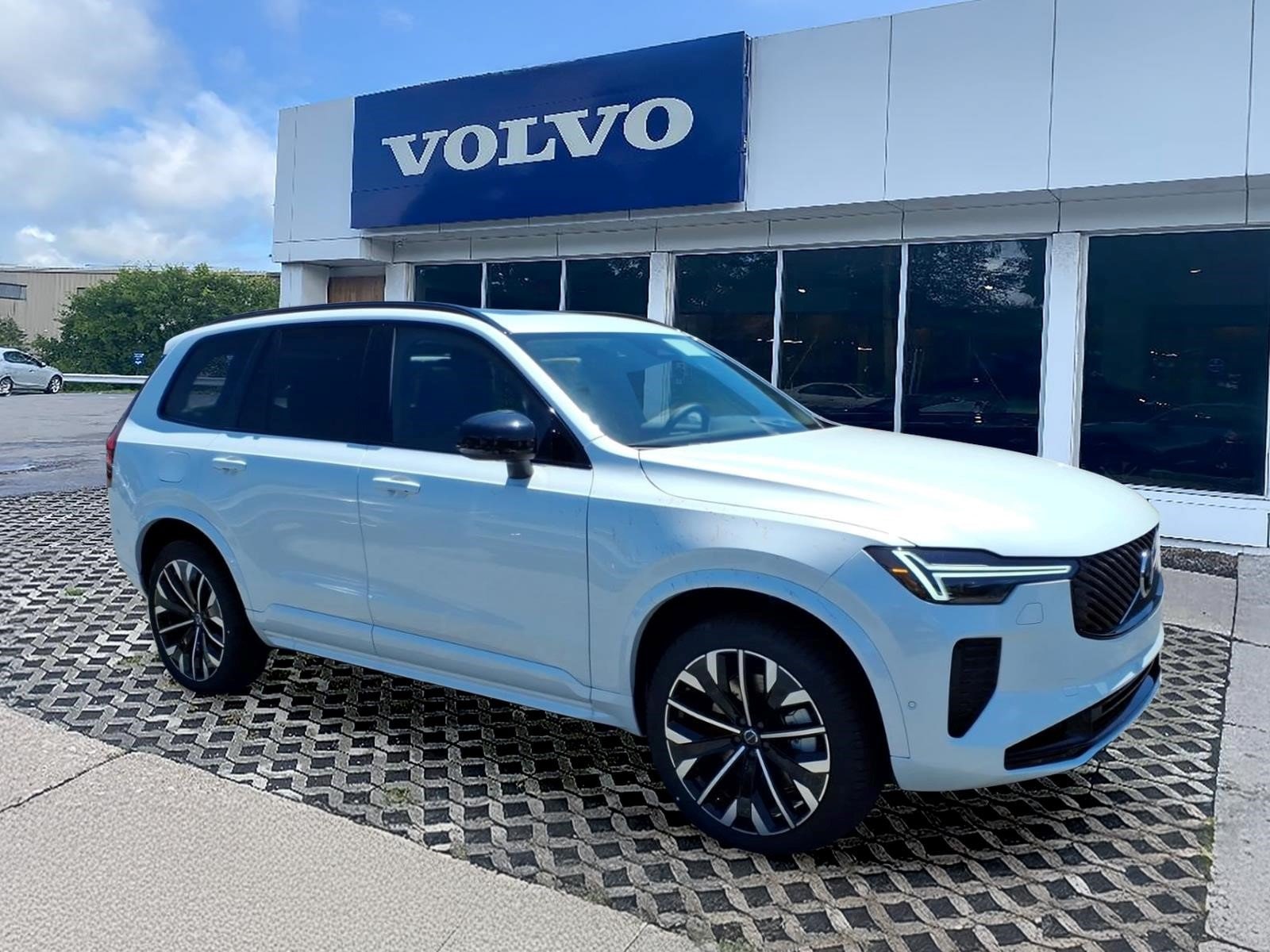 2026 Volvo XC90 Plug-In Hybrid