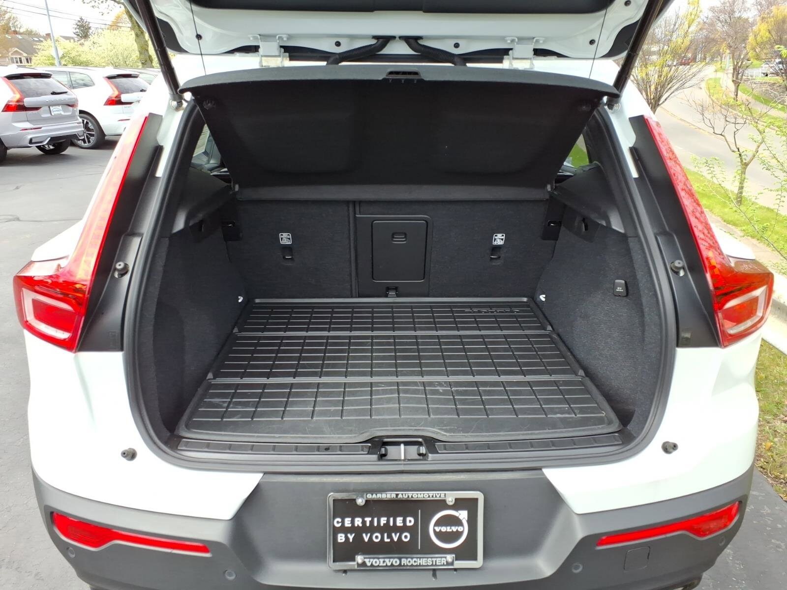 2023 Volvo XC40 Plus - Photo 29