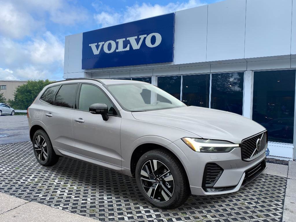 2026 Volvo XC60 Core's photo