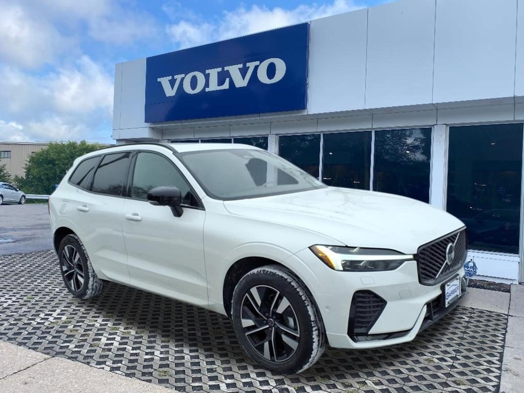New 2026 Volvo XC60 B5 Plus SUV