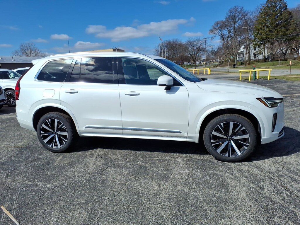 New 2026 Volvo XC90 B6 Core SUV