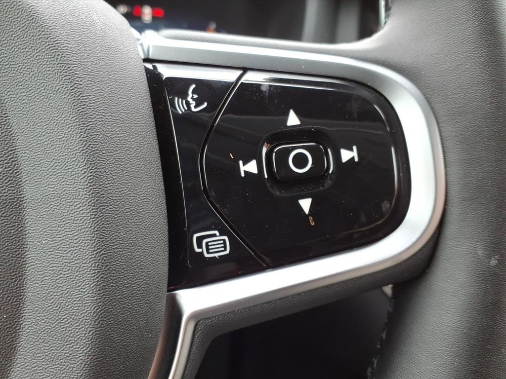2026 Volvo XC60 Plus - Photo 17
