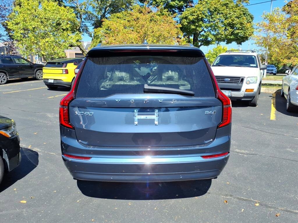 2026 Volvo XC90 photo 4