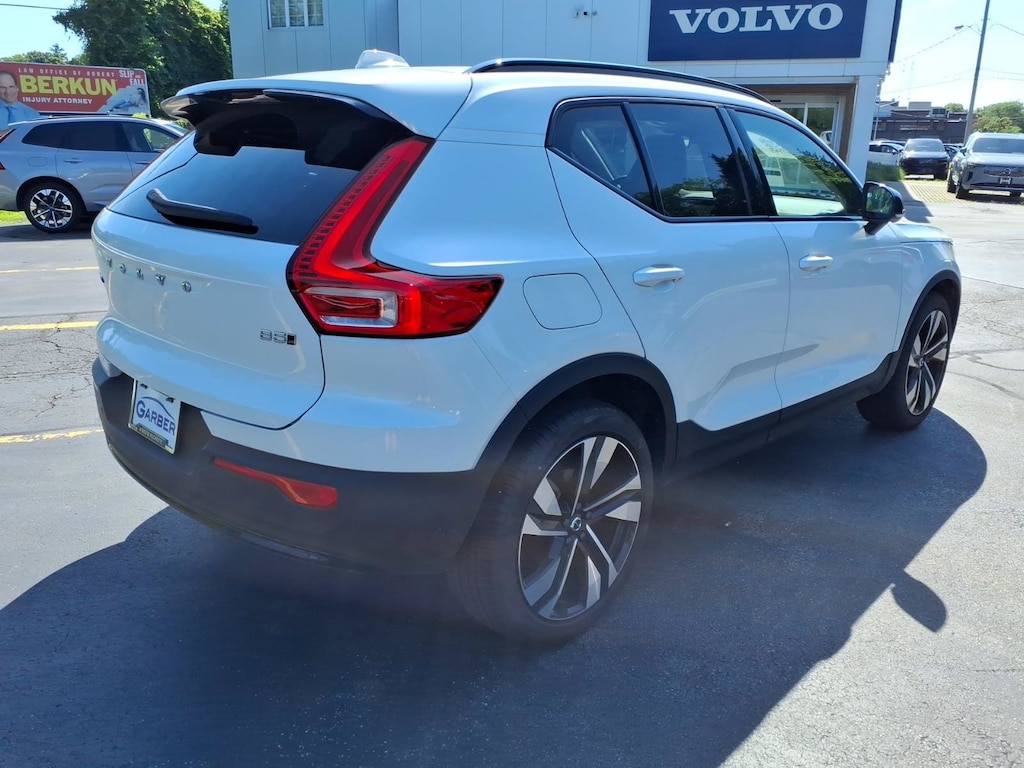New 2026 Volvo XC40 B5 Plus SUV