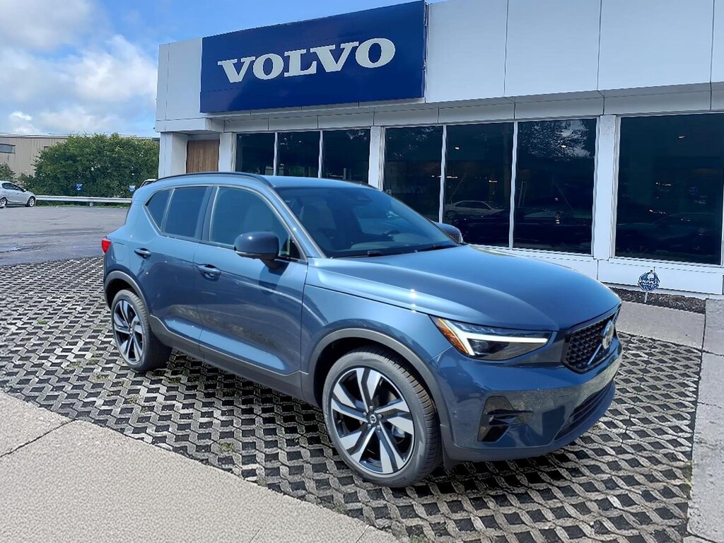 New 2026 Volvo XC40 B5 Ultra SUV