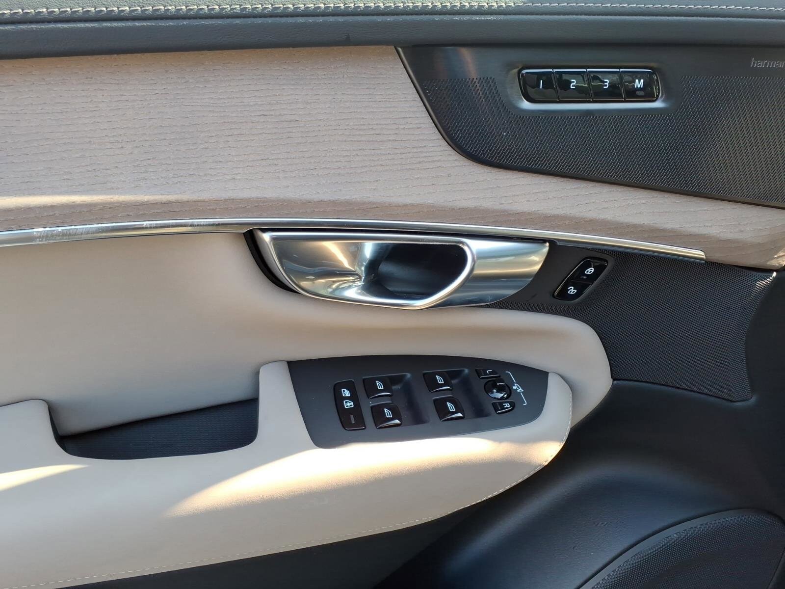 2026 Volvo XC90 Plus - Photo 13