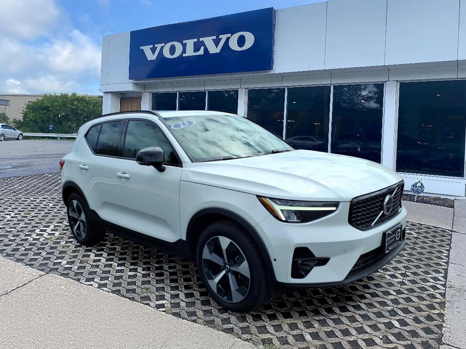 2023 Volvo XC40
