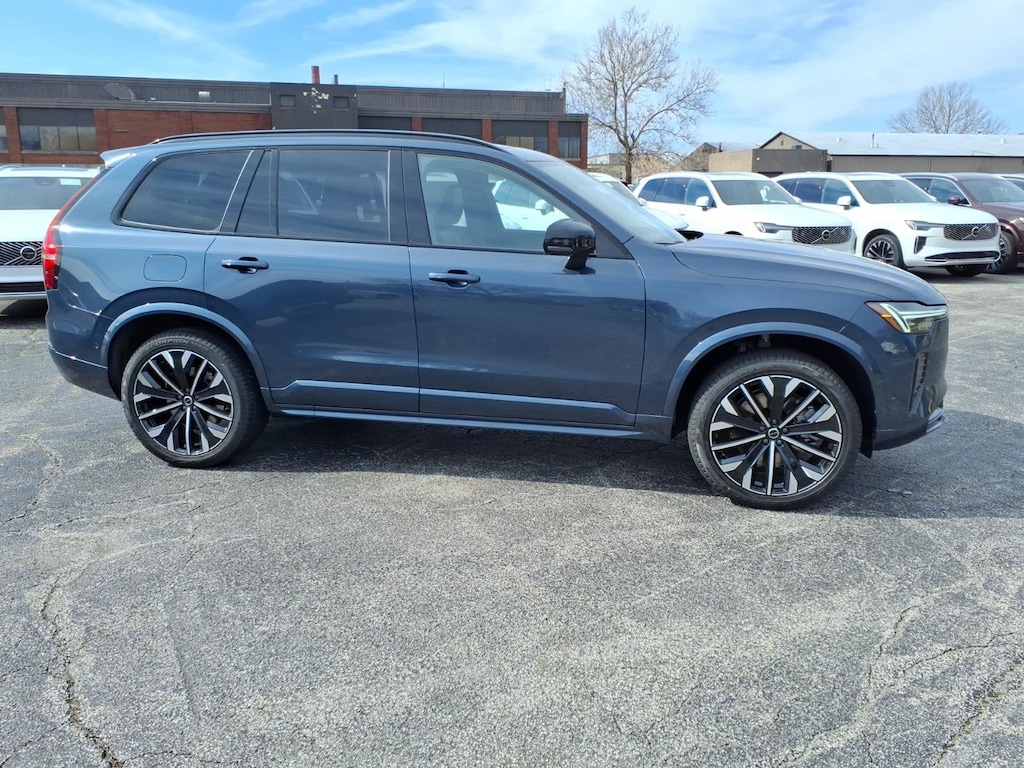 New 2026 Volvo XC90 plug-in hybrid T8 Ultra Dark Theme 6-Seater SUV