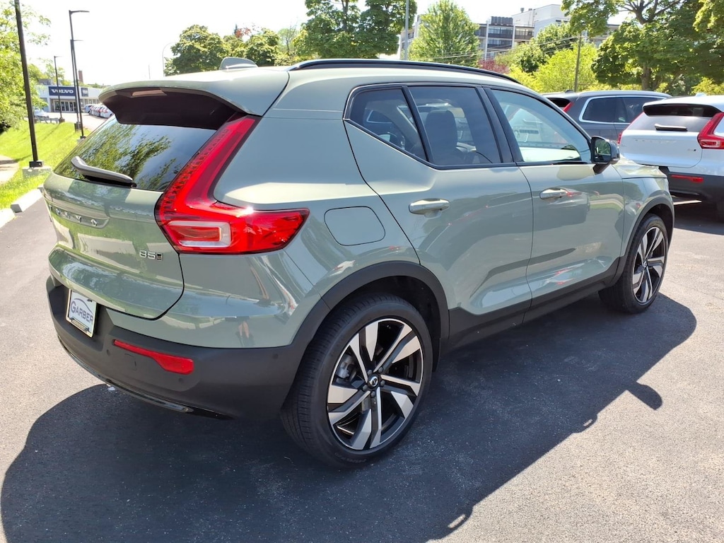 Used 2024 Volvo XC40 B5 Plus Dark SUV