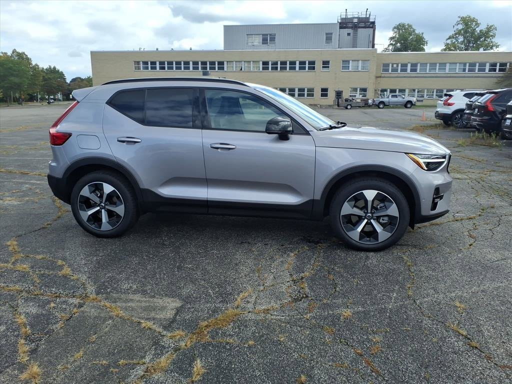 New 2026 Volvo XC40 B5 Plus SUV