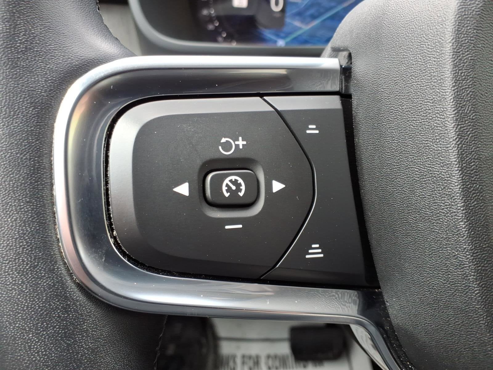 2023 Volvo XC40 Plus - Photo 16