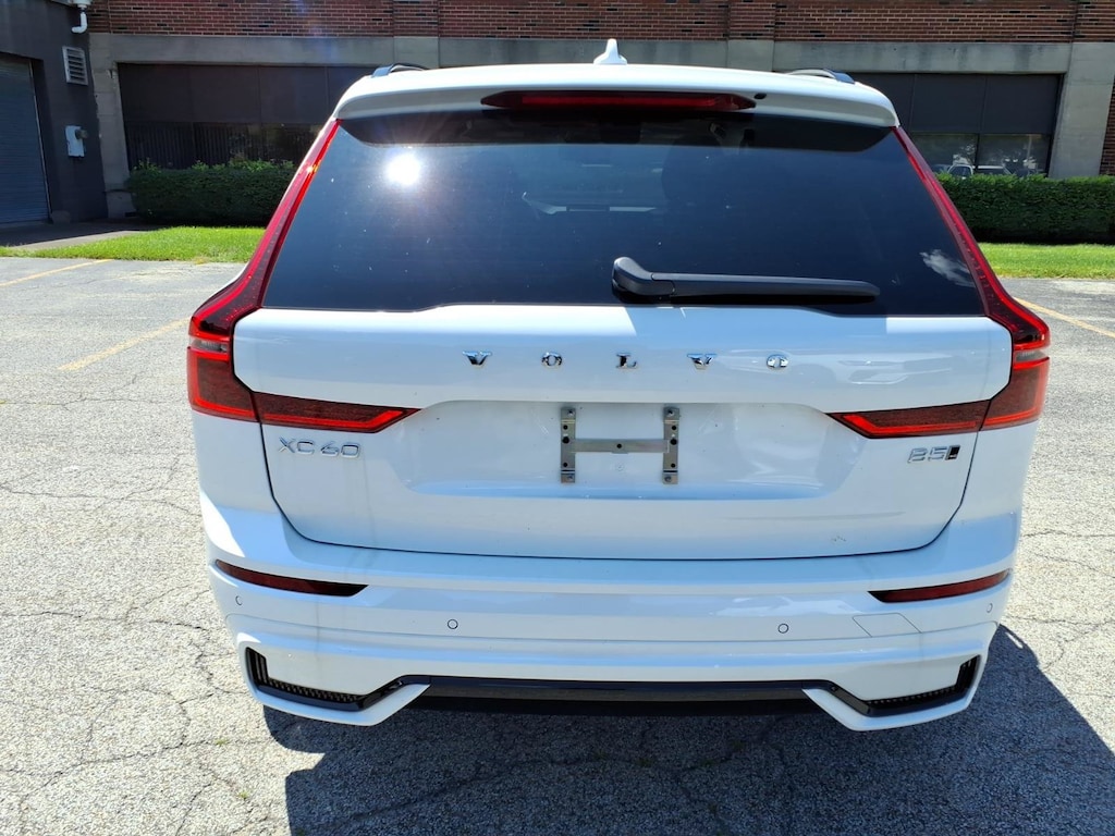 New 2026 Volvo XC60 B5 Ultra SUV