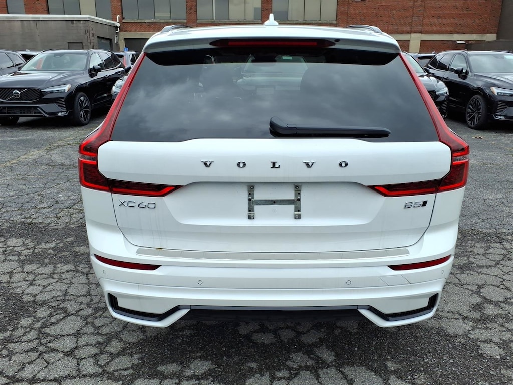New 2026 Volvo XC60 B5 Plus SUV