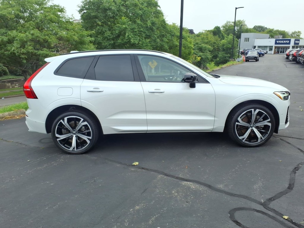 Used 2023 Volvo XC60 B5 AWD Ultimate Dark SUV