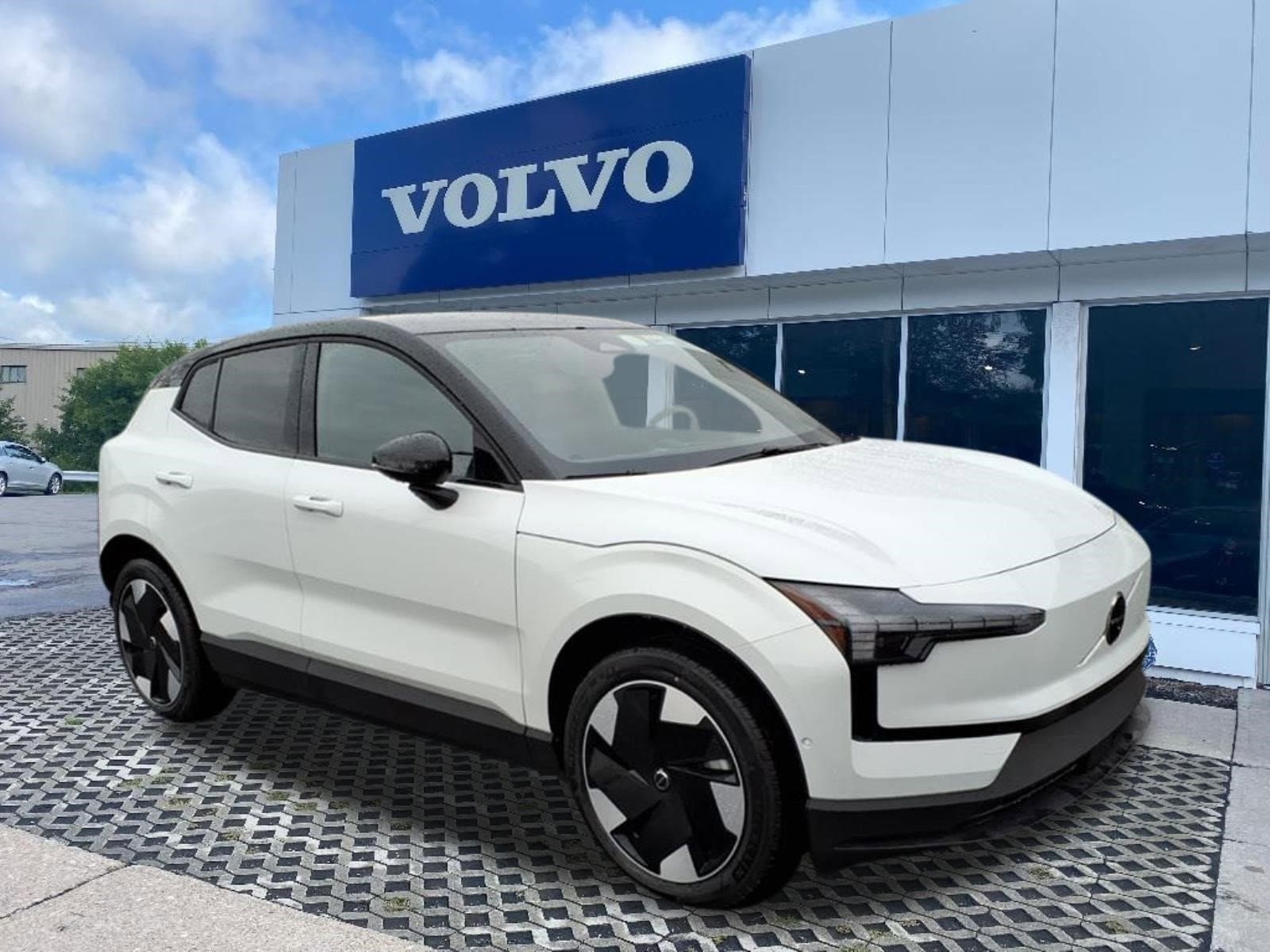 2026 Volvo EX30 Twin Motor Performance Ultra's photo