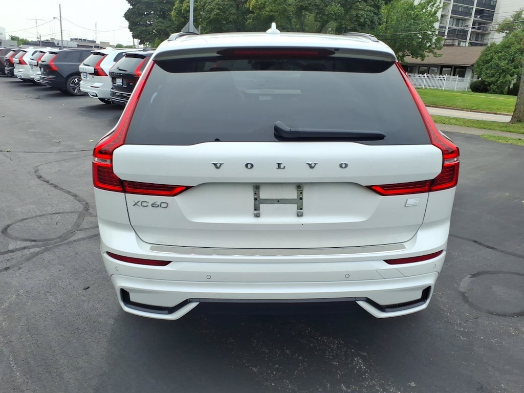 Certified 2024 Volvo XC60 plug-in hybrid T8 Ultimate Dark SUV