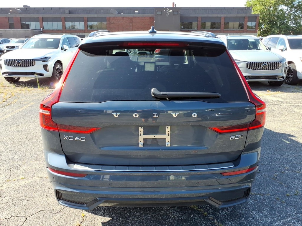 New 2026 Volvo XC60 B5 Plus SUV