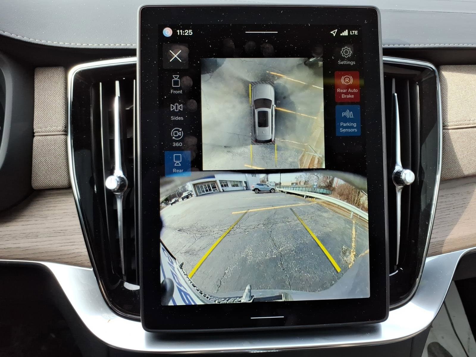 2026 Volvo XC90 Plus - Photo 24
