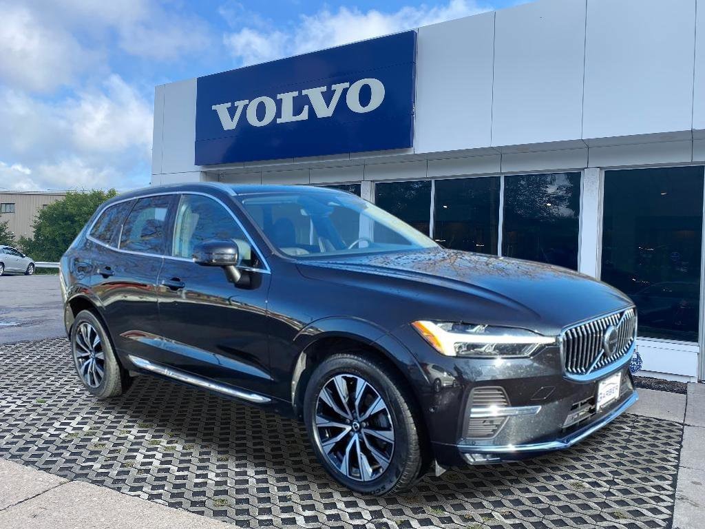 2023 Volvo XC60 Plus's photo