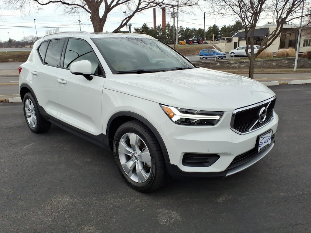 Used 2019 Volvo XC40 T5 Momentum SUV