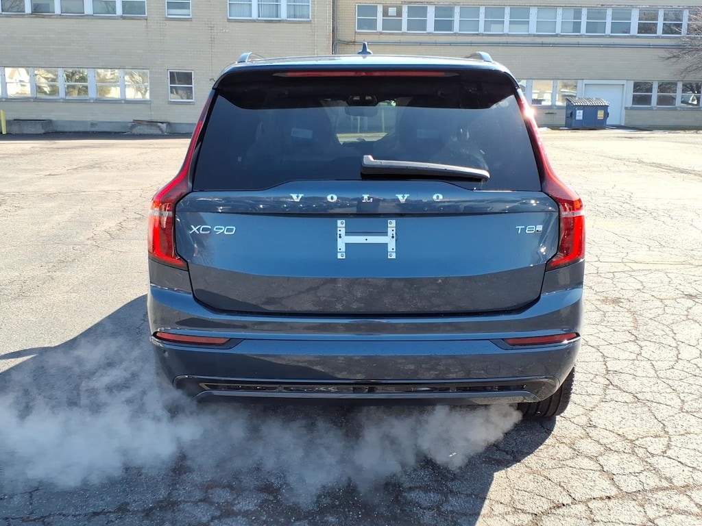 New 2026 Volvo XC90 plug-in hybrid T8 Ultra Dark Theme 7-Seater SUV
