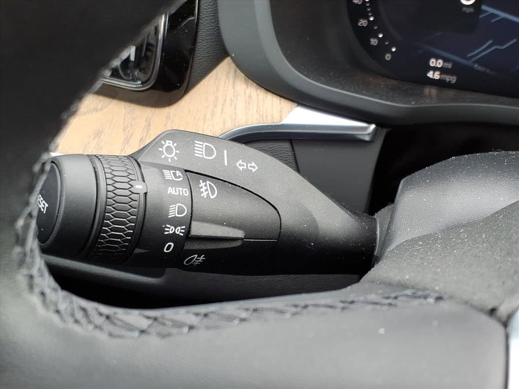 2026 Volvo XC60 Plus - Photo 19