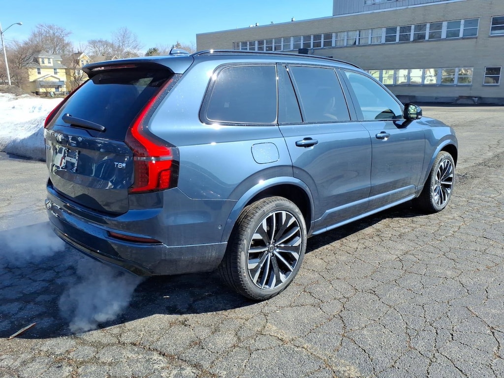 New 2026 Volvo XC90 plug-in hybrid T8 Ultra Dark Theme 7-Seater SUV