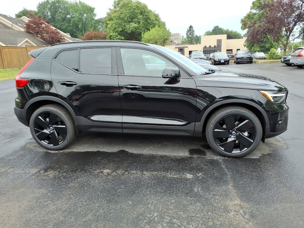 New 2026 Volvo XC40 B5 Ultra Black Edition SUV