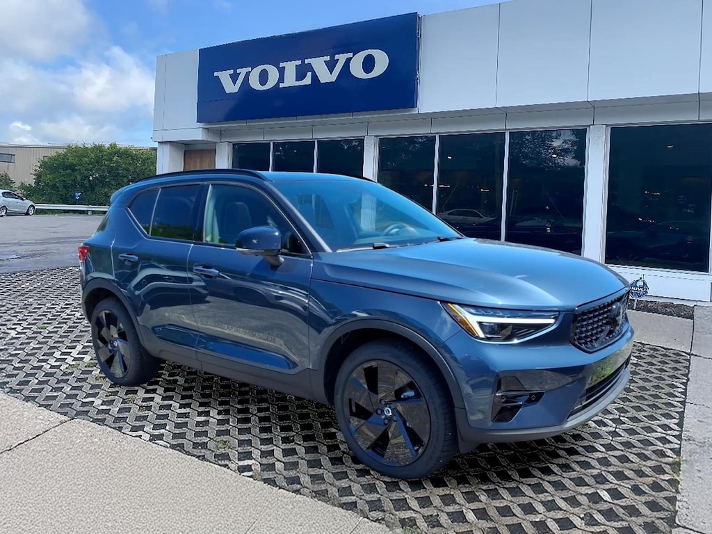 New 2026 Volvo XC40 B5 Ultra Black Edition SUV