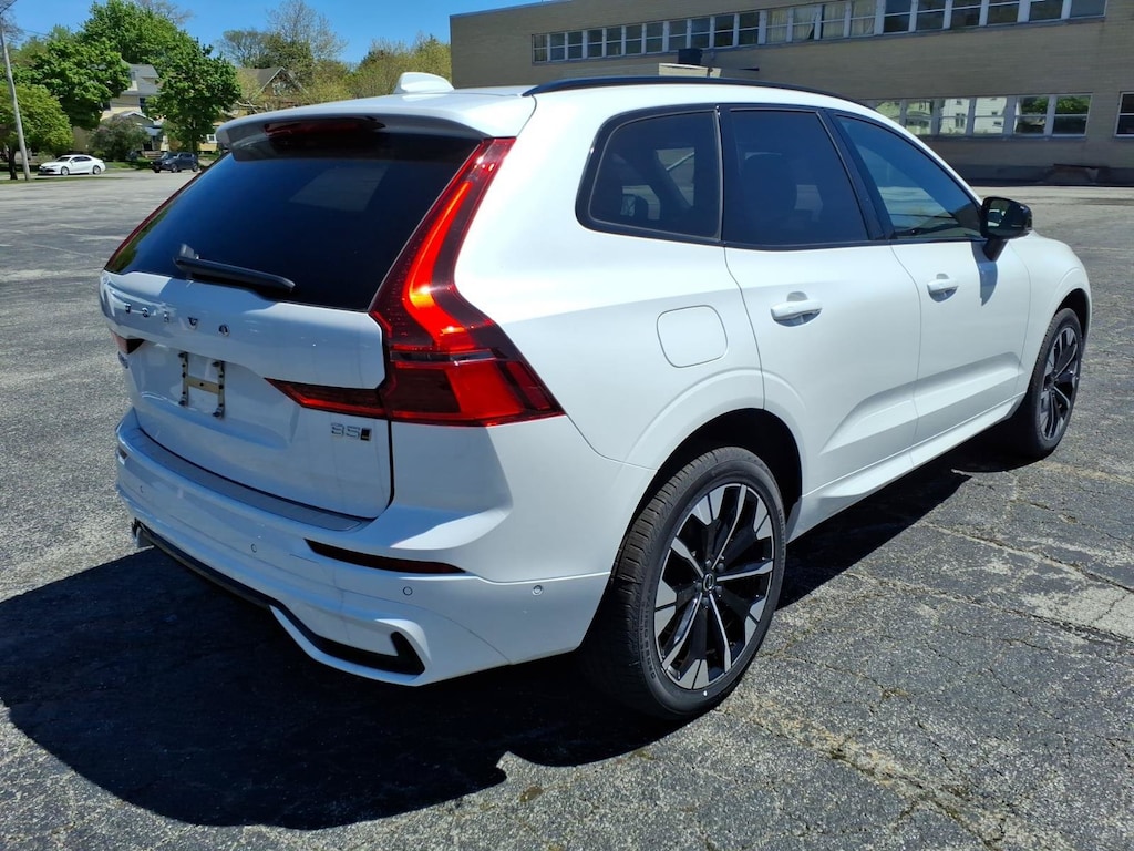 New 2026 Volvo XC60 B5 Plus SUV
