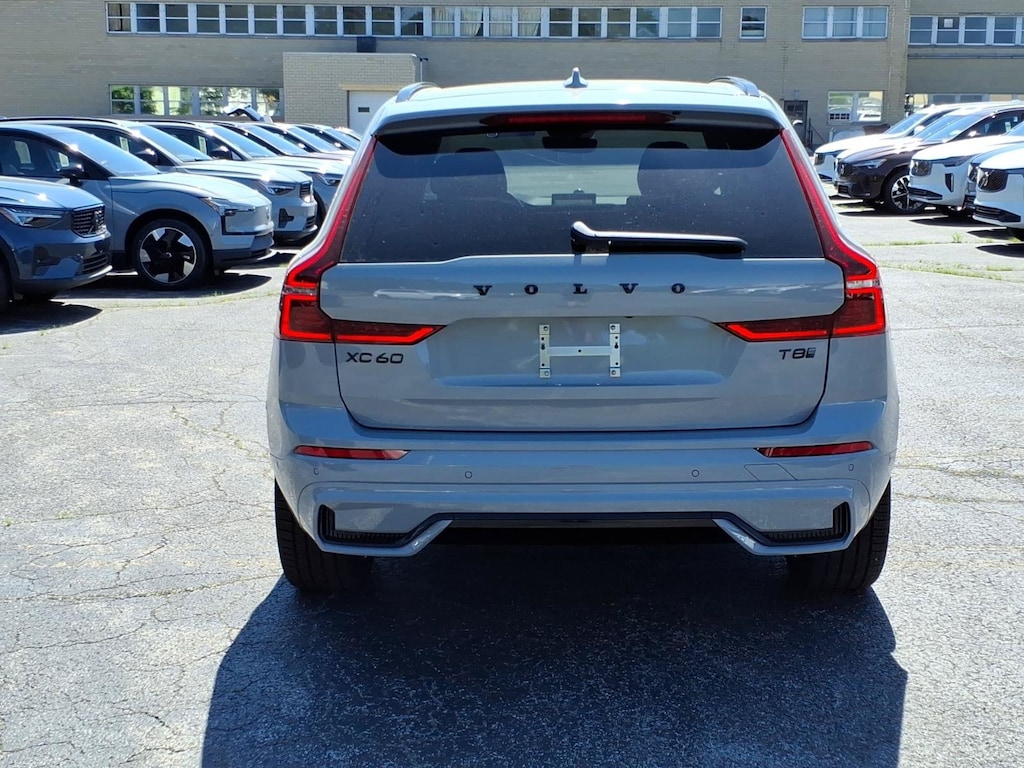 New 2026 Volvo XC60 plug-in hybrid T8 Ultra Black Edition SUV