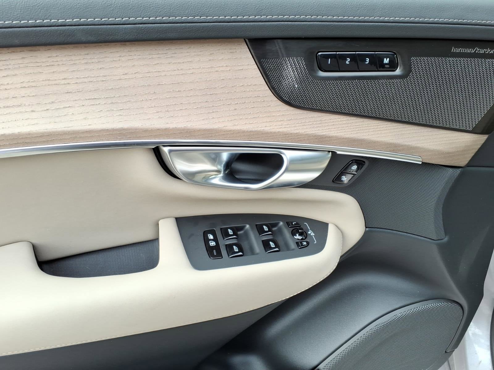 2026 Volvo XC90 Plus - Photo 13