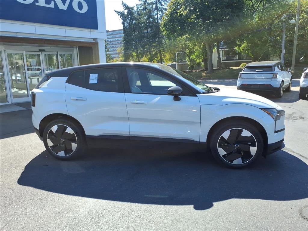 New 2025 Volvo EX30 Twin Motor Ultra SUV