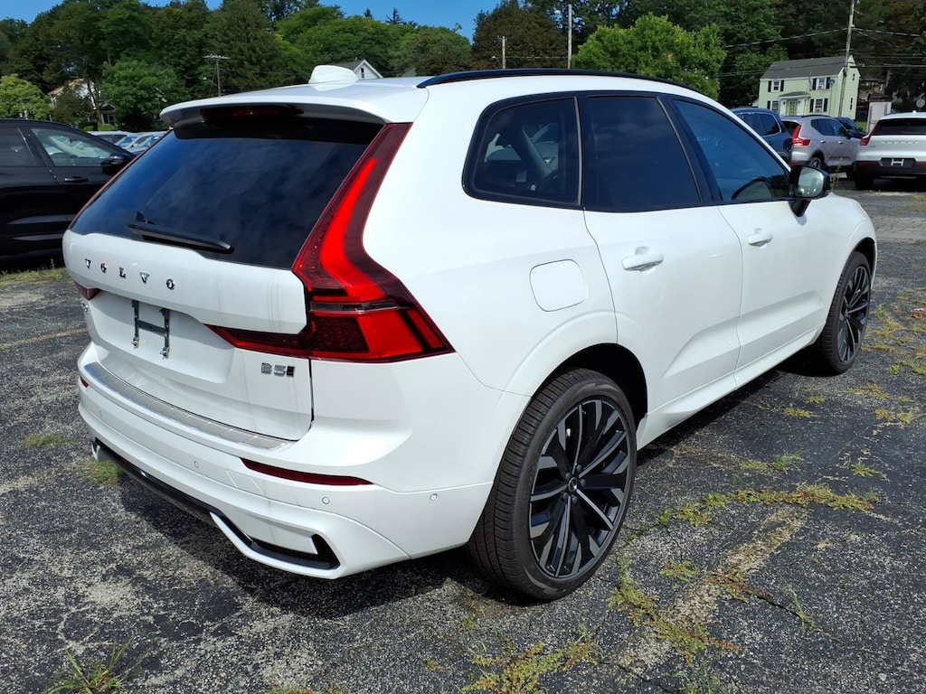 New 2026 Volvo XC60 B5 Ultra SUV
