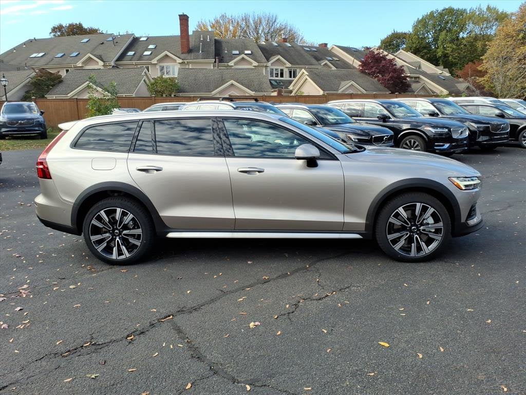 New 2026 Volvo V60 Cross Country B5 Ultra Wagon