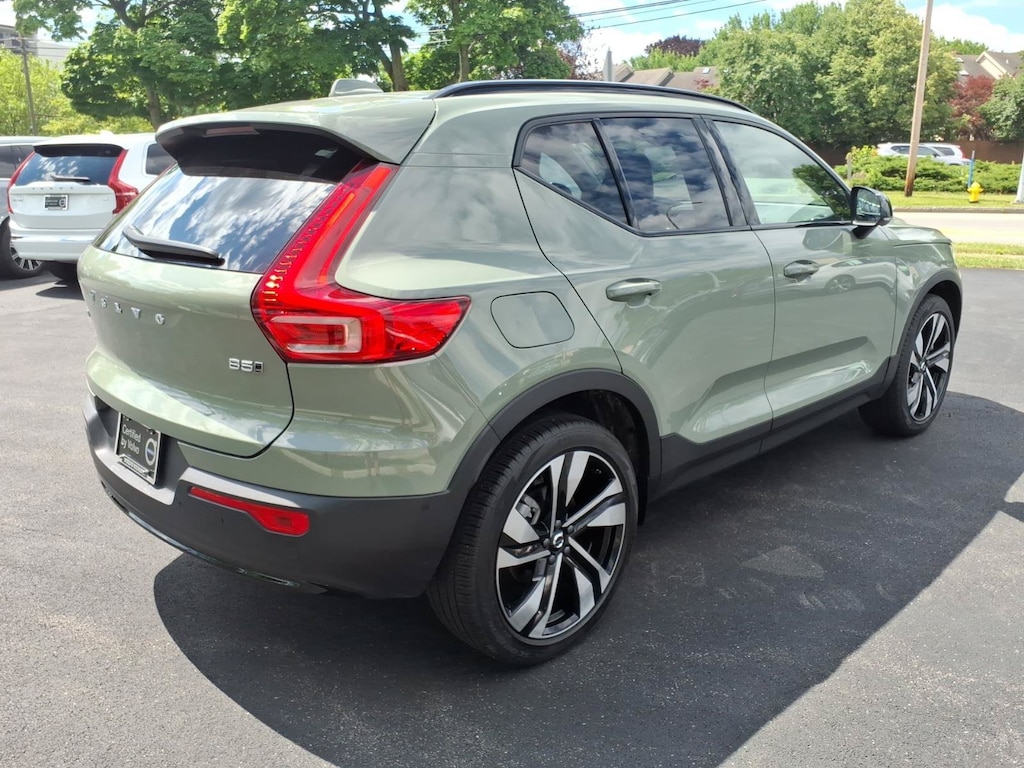 Used 2024 Volvo XC40 B5 Plus Dark SUV