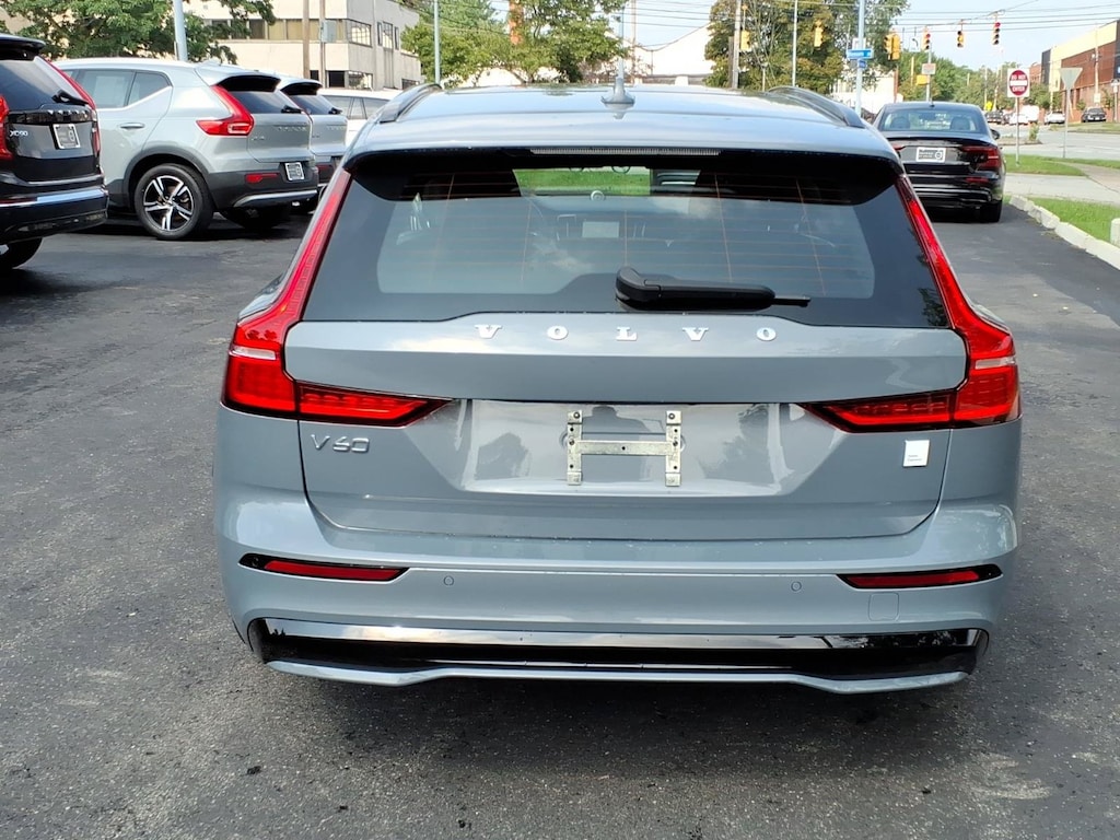 Certified 2024 Volvo V60 plug-in hybrid T8 Polestar Engineered Wagon