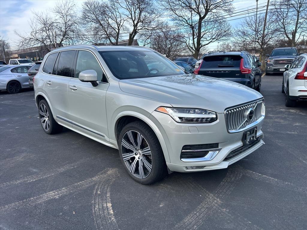 2022 Volvo XC90 Inscription's photo
