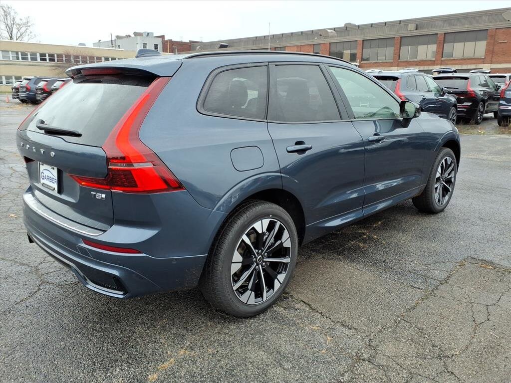 New 2026 Volvo XC60 plug-in hybrid T8 Plus SUV