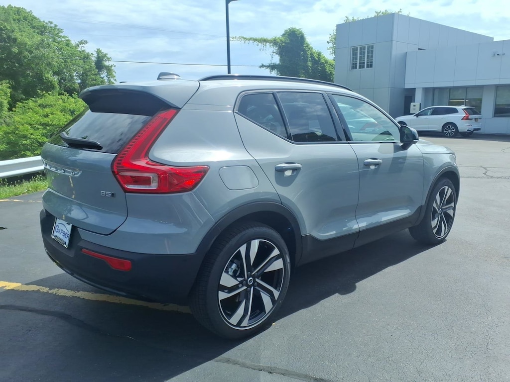 New 2026 Volvo XC40 B5 Plus SUV