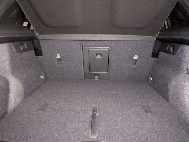 2026 Volvo XC40 Plus - Photo 27
